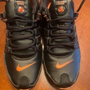 Nike Shox Black and Orange size 9.5
